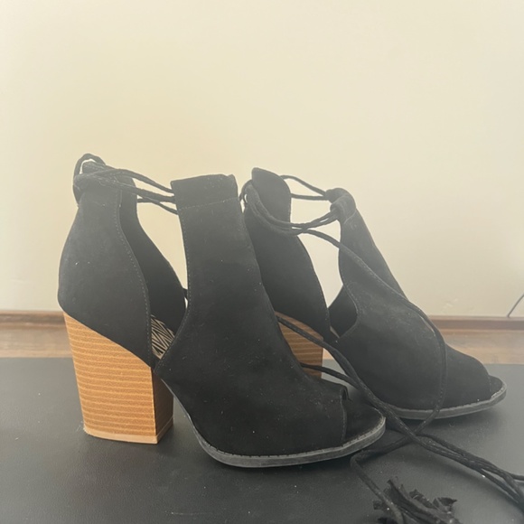 Booties - Picture 4 of 4